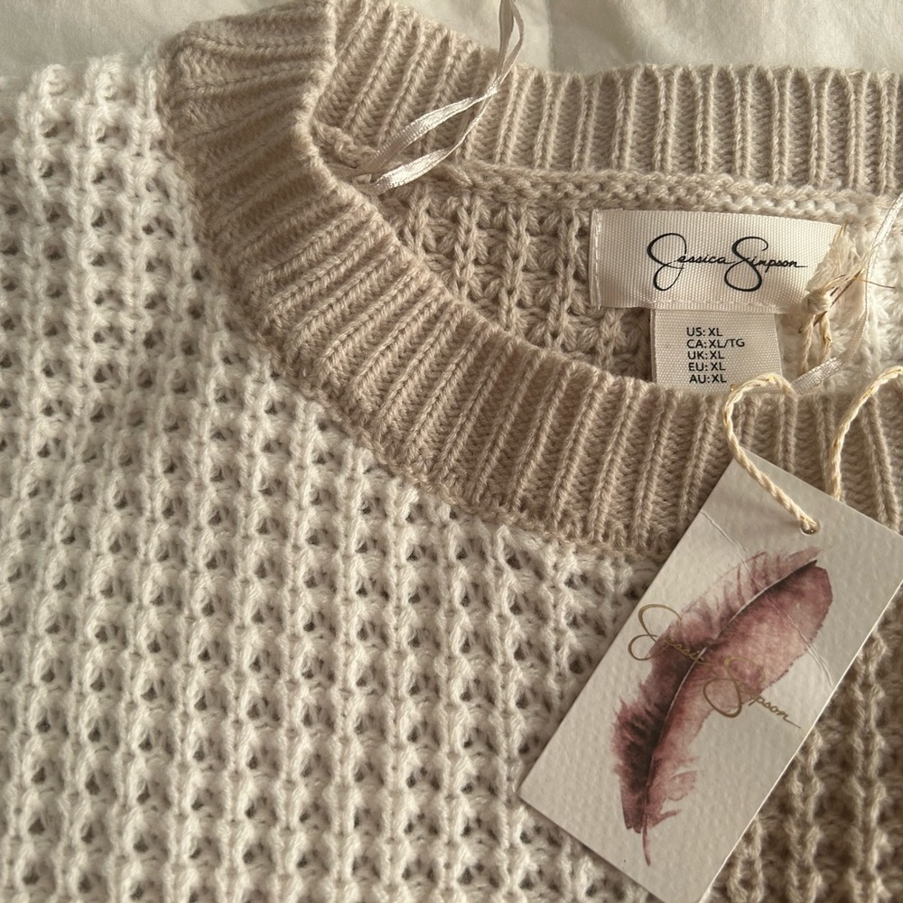 Jessica Simpson cropped sweater
